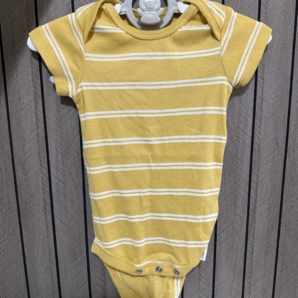 💙 HP 💙 Assorted Baby Bodysuits Set - Picture 5 of 6